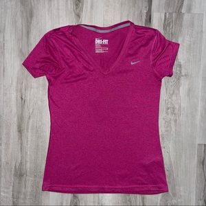 Nike V Neck T Shirt S